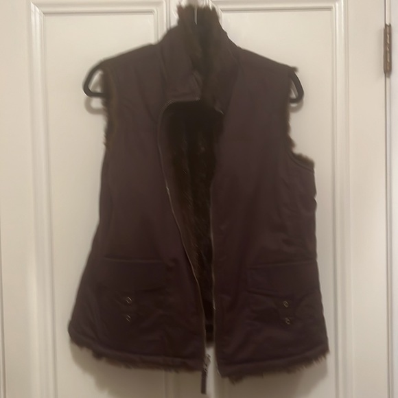 Old Navy Reversible Fur Vest Large - Picture 4 of 13